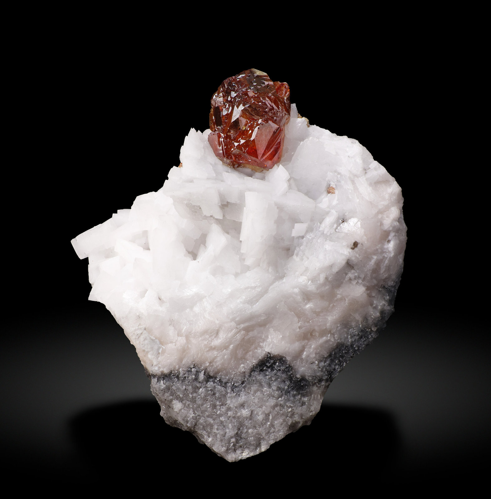Esfalerita con Dolomita
4 × 3.3 × 1.6 cm
(Autor: Jordi Fabre)