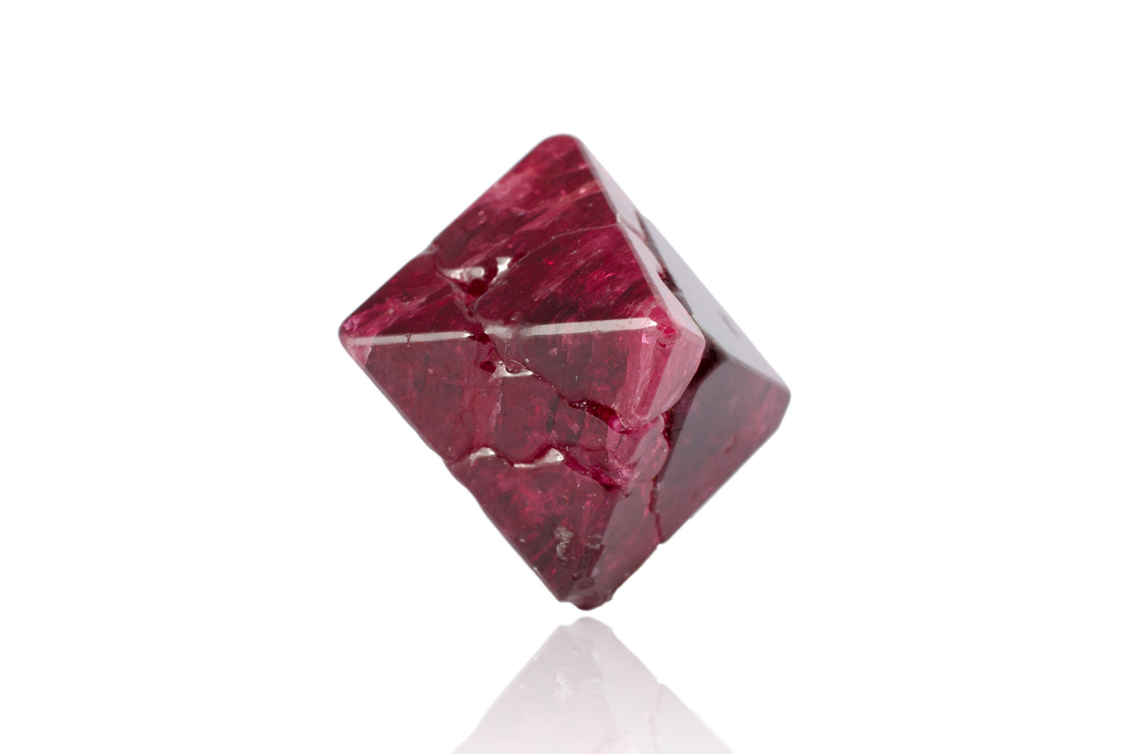Espinela
2 x 1.5 x 1.5 cm
(Autor: Museo MIM)