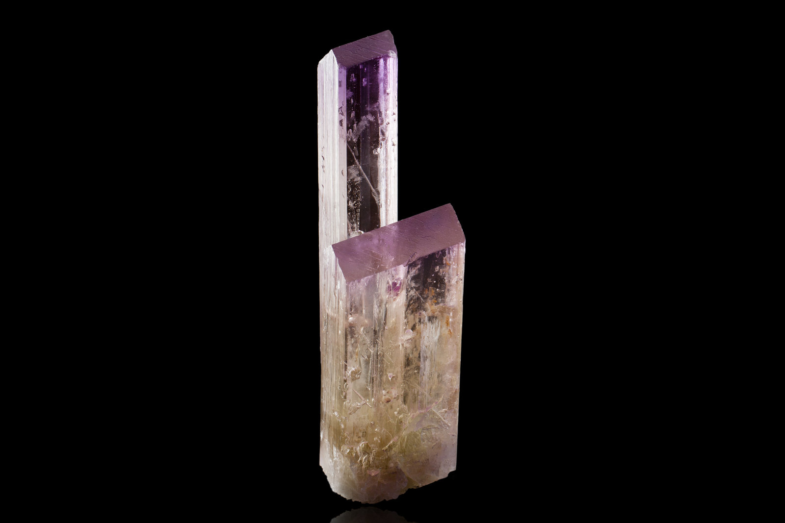 Espodumena
7 x 6.5 x 25 cm / Cristal principal: 25 cm.
(Autor: Museo MIM)