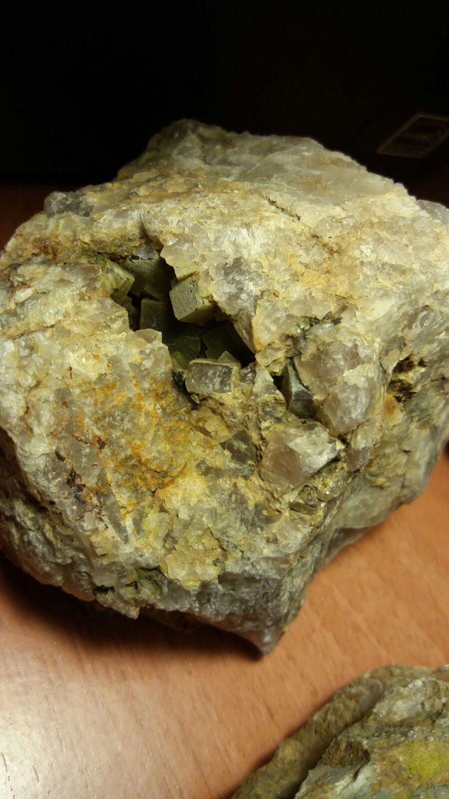 Fluorita
8x8.5x7.5 cm
(Autor: Ian Quiñones)