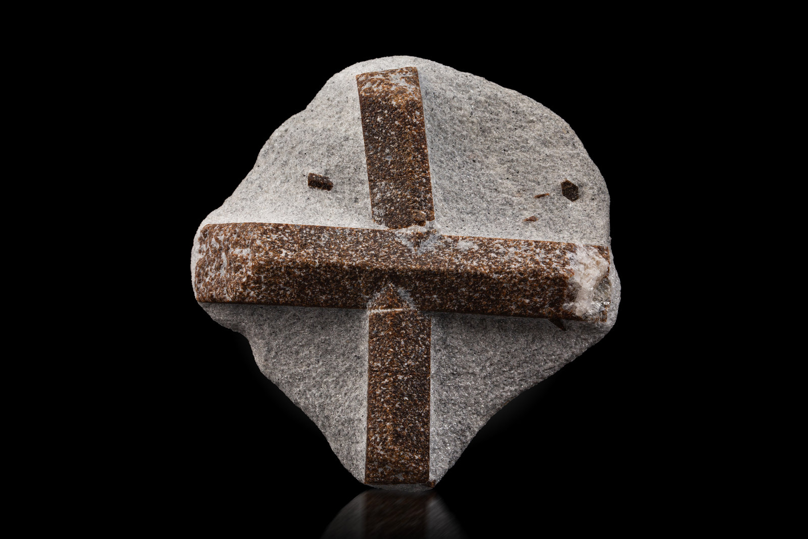 Estaurolita [Staurolite]
9.5 x 9 x 3 cm
(Autor: Museo MIM)