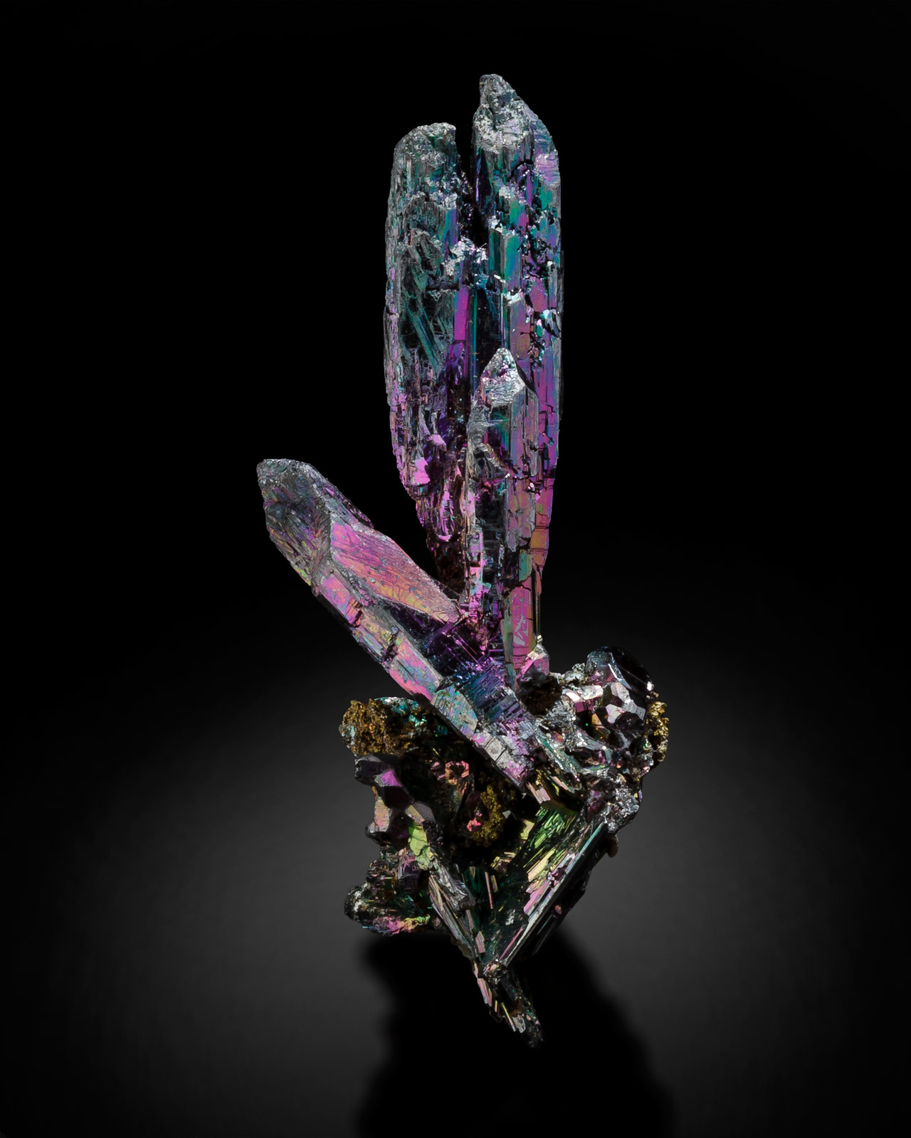 Stephanita (Estefanita)
2 x 1.5 x 4 cm / cristal principal: 2.7 cm
(Autor: Museo MIM)