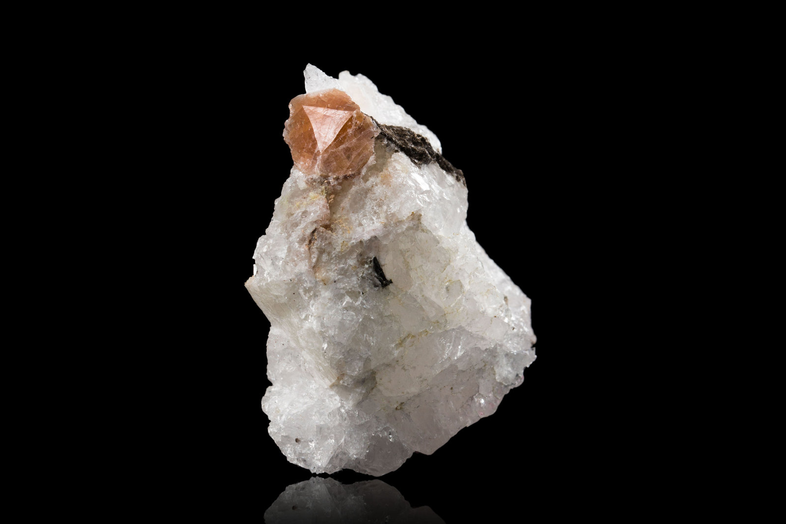 Stillwellita-(Ce)
4.5 x 7 x 5.5 cm / Cristal principal: 1.5 cm
(Autor: Museo MIM)