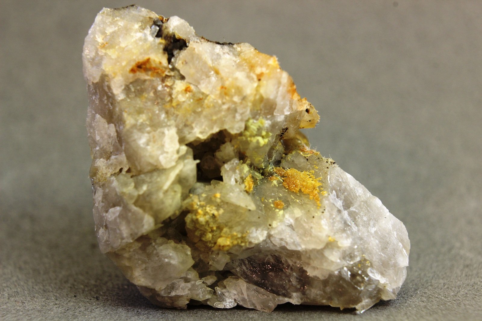 Stolzita
32x19x19 mm
(Autor: Juan Espino)