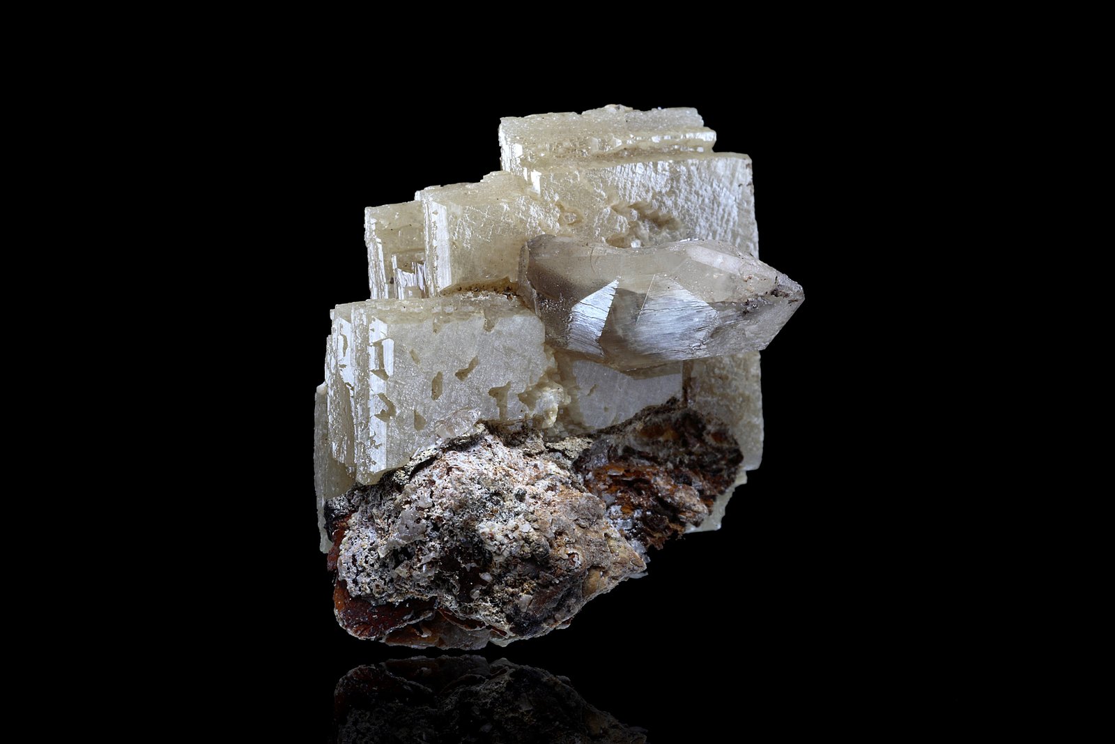 Stolzita
3.5 x 2.5 x 3 cm / cristal principal: 3.4 cm
(Autor: Museo MIM)