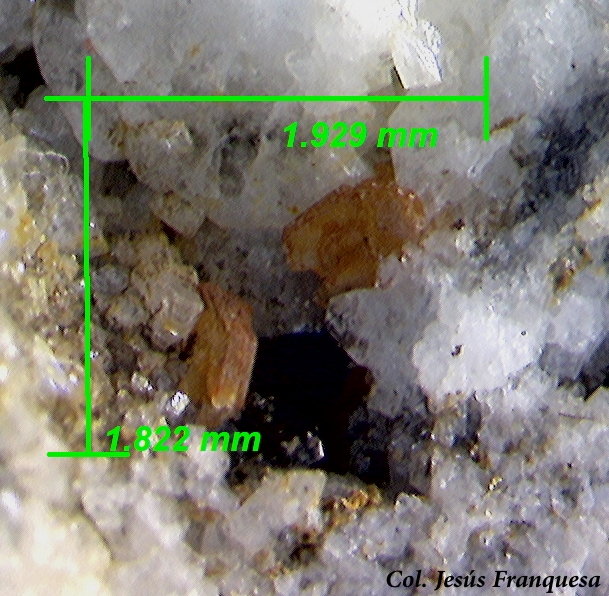 Synchysita-(Ce).
1´92 x 1´82 mm.
(Autor: Jesus Franquesa Baucells)