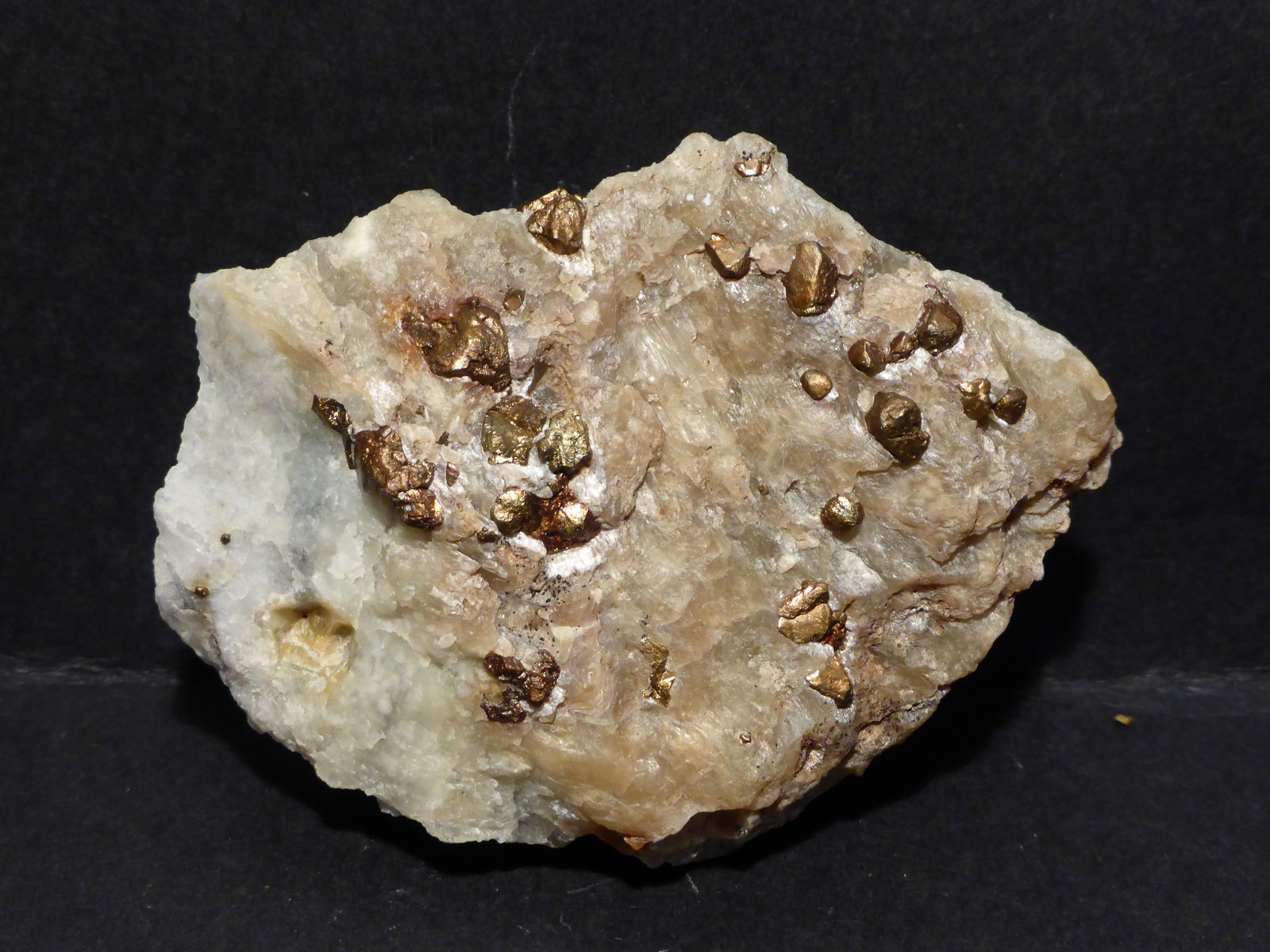 Pirita, Talco
6,2x4,6x2 cm
(Autor: Ander Ispizua Juan)