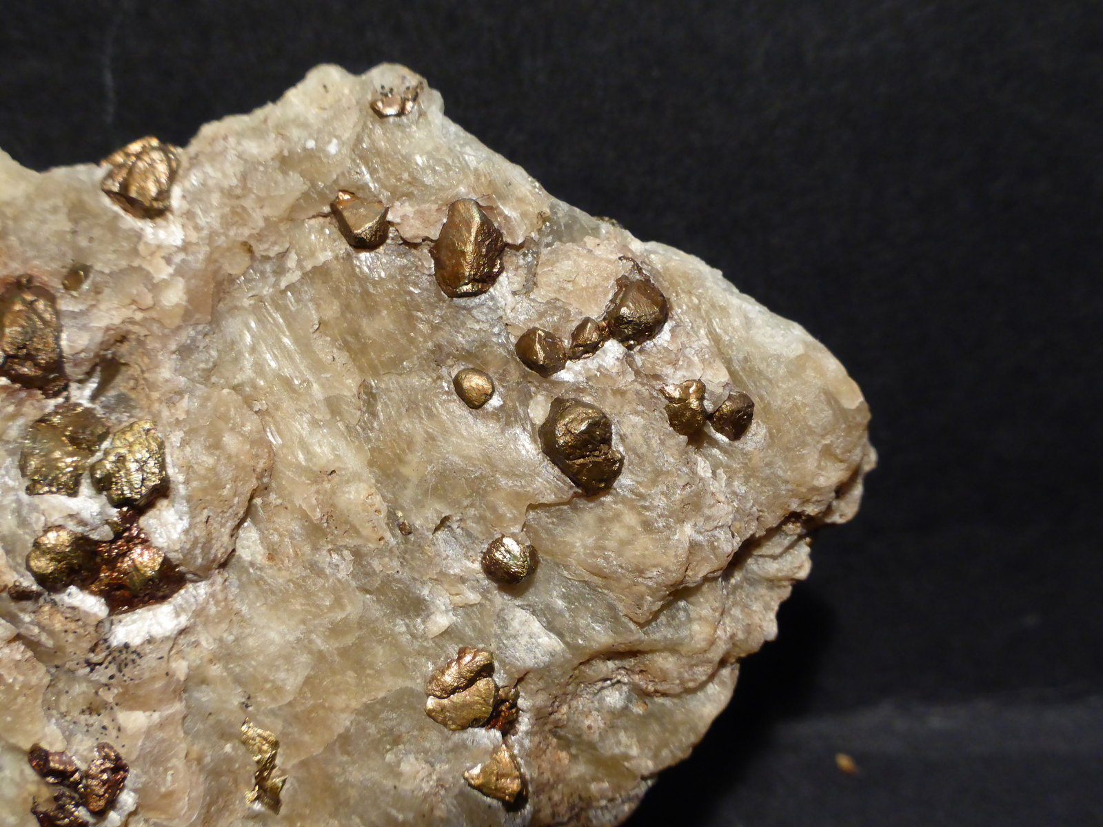 Pirita, Talco
6,2x4,6x2 cm
(Autor: Ander Ispizua Juan)