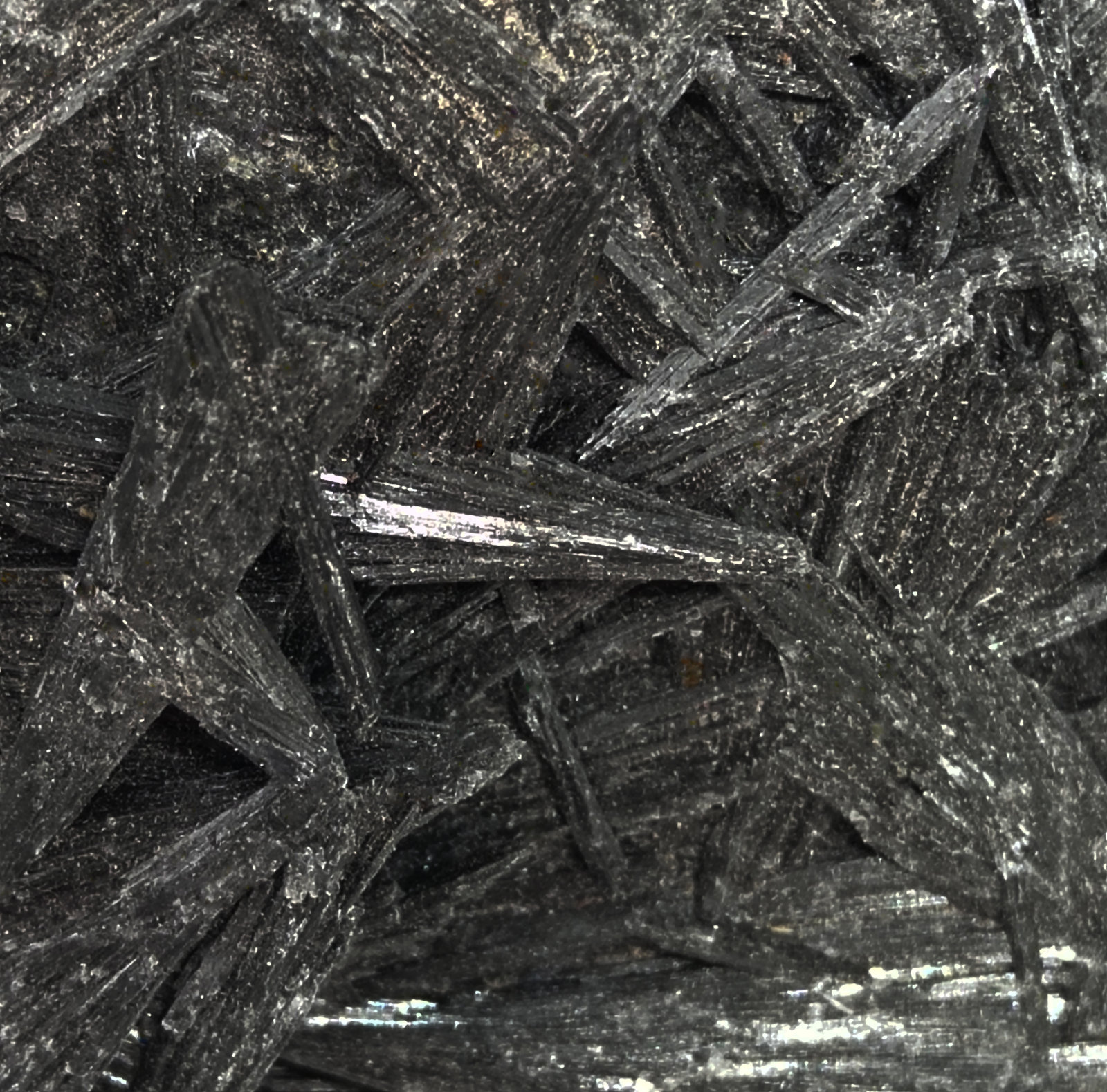 Cianita
100x60x15 mm.
(Autor: Luis Edmundo Sánchez Roja)