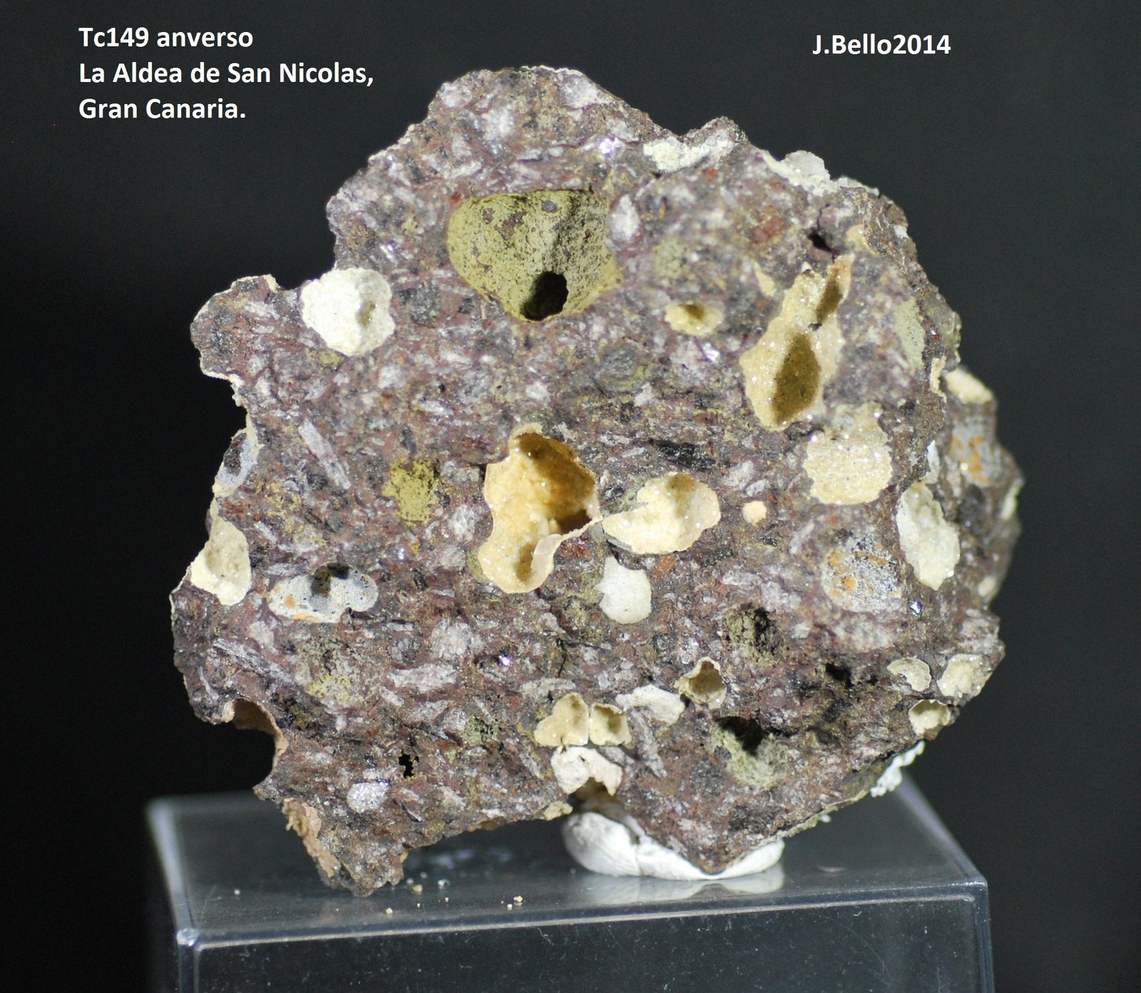 Clinoptilolita
5 x 5 cm.
(Autor: Jose Bello)