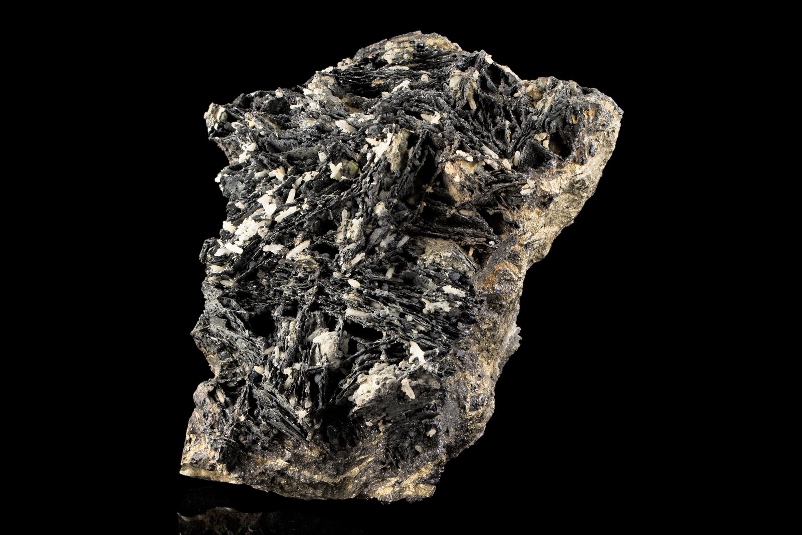 Teallita con Cuarzo y Pirita
19 x 12 x 9.5 cm / Cristal principal: 3.5 cm.
(Autor: Museo MIM)