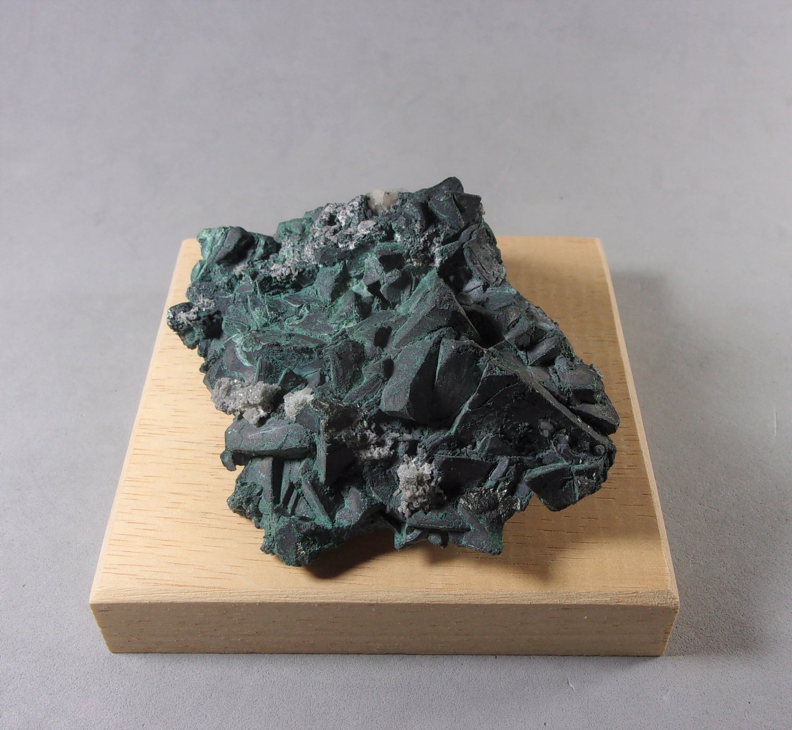 Tennantita
8,5 × 6,1 × 3,3 cm.
(Autor: J. G. Alcolea)