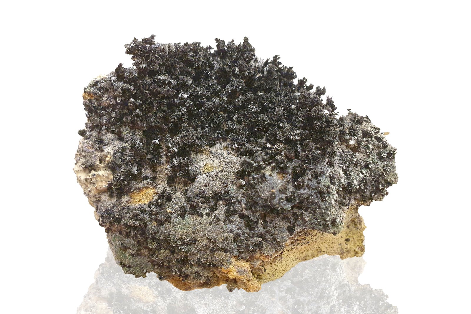 Tenorita
10 x 7 x 6.5 cm / Cristal principal: 0.6 cm.
(Autor: Museo MIM)