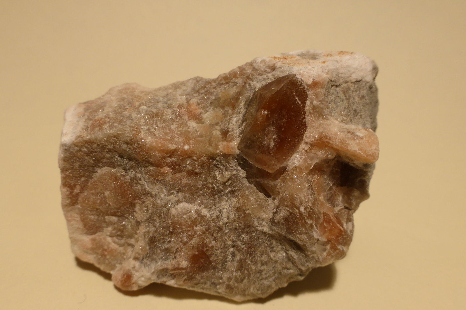 Dolomita (variedad teruelita)
5x4 cm
(Autor: Ander Ispizua Juan)
