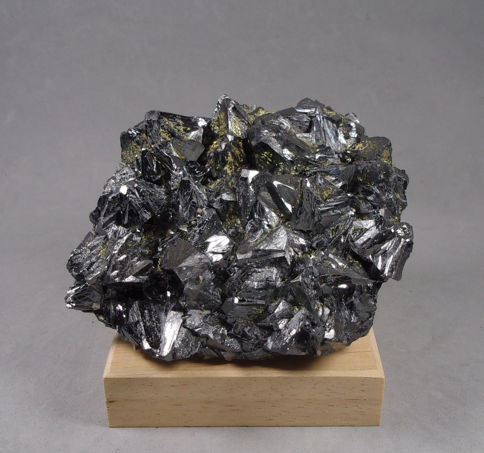 Tetraedrita
8,4 x 6,6 x 2,8 cm.
(Autor: J. G. Alcolea)