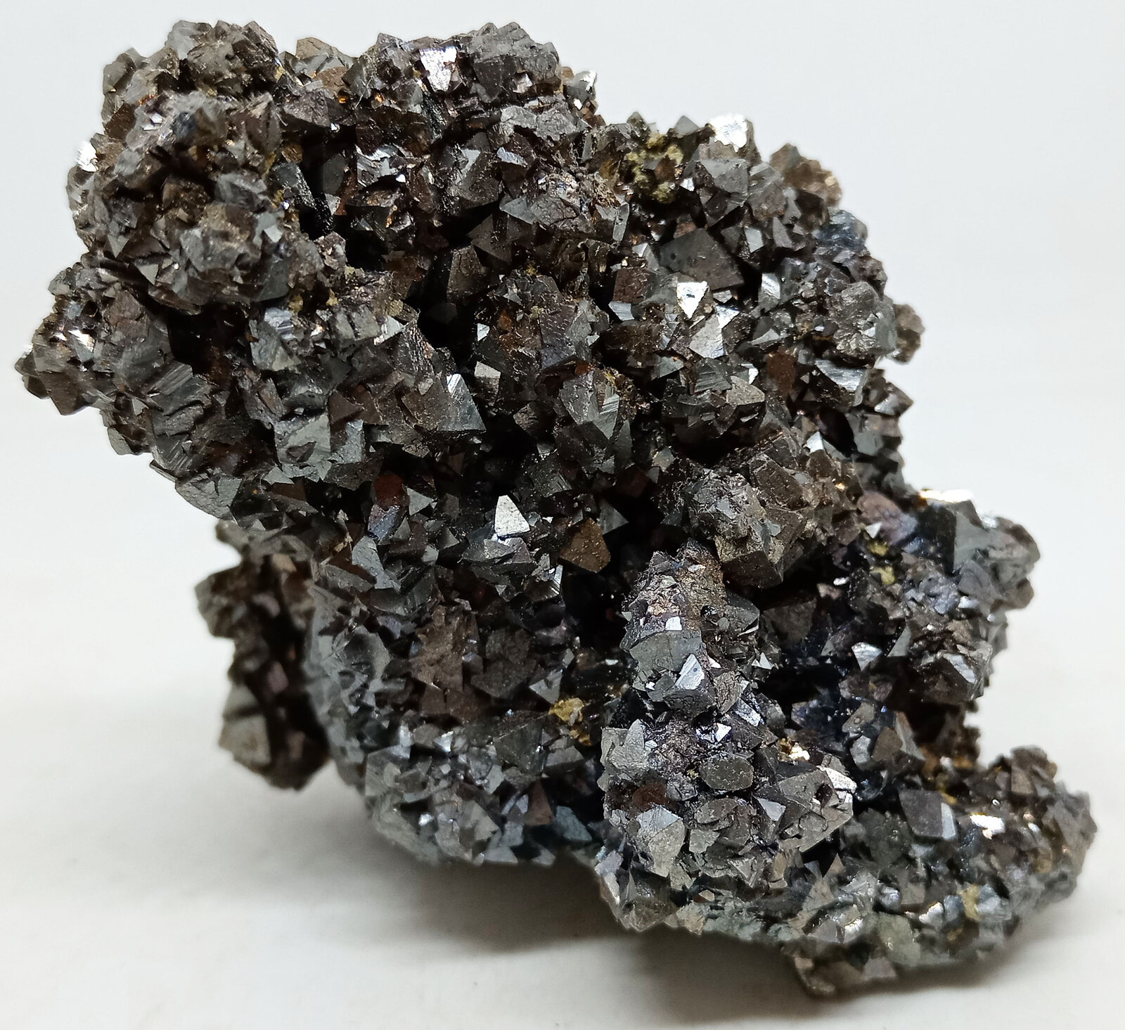 Tetraedrita
Casapalca, Chicla District, Huarochiri Province, Lima Department, Peru
76X55X60 mm.
(Autor: Luis Edmundo Sánchez Roja)