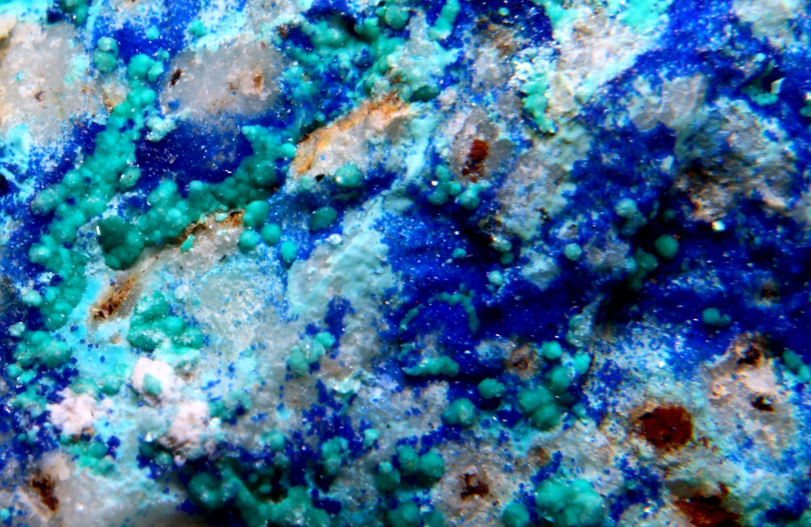 Theisita
41 x 25 x 21 mm.
(Autor: José Luis Zamora)