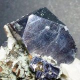 Galena, Pirita, Dolomita
6 x 5 cm. la pieza, 2 cm. el cristal de Galena
(Autor: javier ruiz martin)