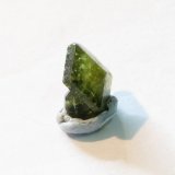 Uvita
Medidas cristal: 0,8x0,8x0,4 cm
(Autor: Sergio Pequeño)