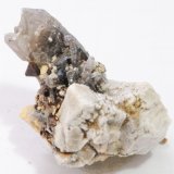 Zircón, Cuarzo y Ortoclasa
Medidas pieza: 3,8x2,9x2,5 cm
(Autor: Sergio Pequeño)