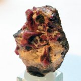 Elbaíta (variedad rubelita)
Medidas pieza: 4x3,4x2,5 cm
(Autor: Sergio Pequeño)