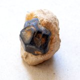 Goethita pseudomórfica de Pirita
Medidas pieza: 3,1x2,5x2 cm
(Autor: Sergio Pequeño)