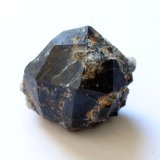 Almandino
Medidas pieza: 2,1x1,8x1,6 cm
(Autor: Sergio Pequeño)