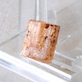 Topacio (variedad topacio imperial)
Medidas pieza: 1,2x1,2x0,7 cm
(Autor: Sergio Pequeño)