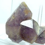 Cuarzo (variedad amatista)
Medida: 4,1x4x2,7 cm
(Autor: Sergio Pequeño)