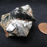 Arsenopirita
4 cm x 2.5 cm x 5 cm
(Autor: L Alejandro FG)