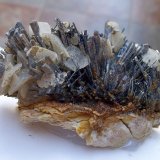 Estibnita y Calcita
6 x 3 cm
(Autor: Cristalino)