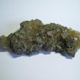 Fluorita con pirita
13 x 7 cm. (El cristal mayor mide 1cm.)
(Autor: Darío Menéndez)