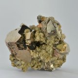 Pirita, Siderita
5,2 x 4,6 x 2,5 cm.
(Autor: Raúl S. Llorente)