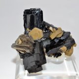 Ferberita, Siderita
6,5 x 6 x 5 cm.
(Autor: Raúl S. Llorente)