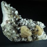 Scheelita, Calcita y Fluorita.
100x45 mm.
(Autor: Jesus Franquesa Baucells)