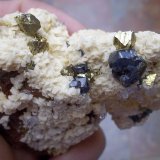 Esfalerita, Calcopirita, Cuarzo, Dolomita y Siderita
5 x 4 cm
(Autor: Cristalino)