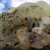 Prehnita y augita
Tamaño de la pieza 6 x 4 cm. Detalle de algunos cristales.
(Autor: Cristalino)