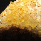 Fluorita
9 x 9 cm la pieza, 3 x 2 cm, encuadre de la foto.
(Autor: Jordi Franco)