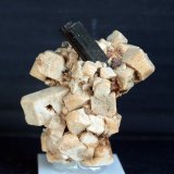 Ortoclasa y Aegirina
5 x 4 cm
(Autor: Pedro Antonio)