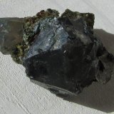 Cuarzo (variedad cuarzo azul)
19 x 14 mm. el cristal mayor.
(Autor: Jordi Franco)