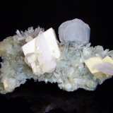 Calcita, Dolomita, Cuarzo
12x6 cm
(Autor: geoalfon)