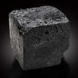 Thorianita con Mica
2,5 x 2,0 x 2,0 cm
(Autor: Museo MIM)