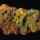 Wulfenita, Mimetita y limonita
6,4 x 3,9 cm.
(Autor: Xavier bordas)
