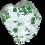 Andradita (variedad demantoide) (Grupo Granate)
4,3 x 3,8 cm.
(Autor: Xavier bordas)
