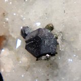 Galena, Cuarzo, pirita
Cristal de 2 cm.
(Autor: Antonio P. López)
