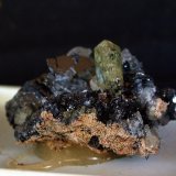 Fluorapatito, Hematites
3 x 2 cm
(Autor: Pedro Antonio)
