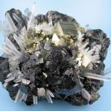 Esfalerita, Pirita, Cuarzo
100 mm x 90 mm x 55 mm. Masa: 682 g
(Autor: Carles Millan)