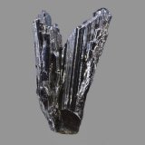 Stibnita (Estibina)
5,1 x 2,9 cm.
(Autor: Xavier bordas)