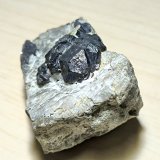 Galena, Calcita
70 mm x 45 mm, cristal mayor: 20 mm, masa: 198 g.
(Autor: Carles Millan)