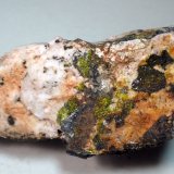 Mimetita y Galena
Medida: 7,3 x 3,1 x 2,6 cms
(Autor: Joan Martinez Bruguera)